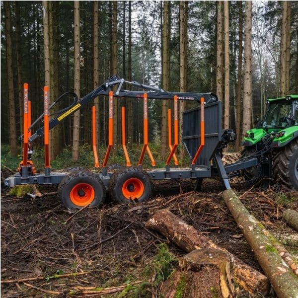 Praxiseinsatz - Holzrückewagen in schwierigem Gelände